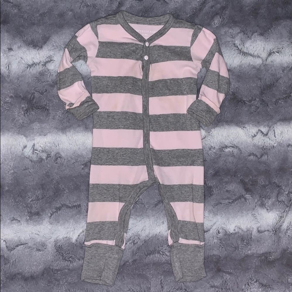 🌹Burts bees baby pink & gray striped pajama 6-9M